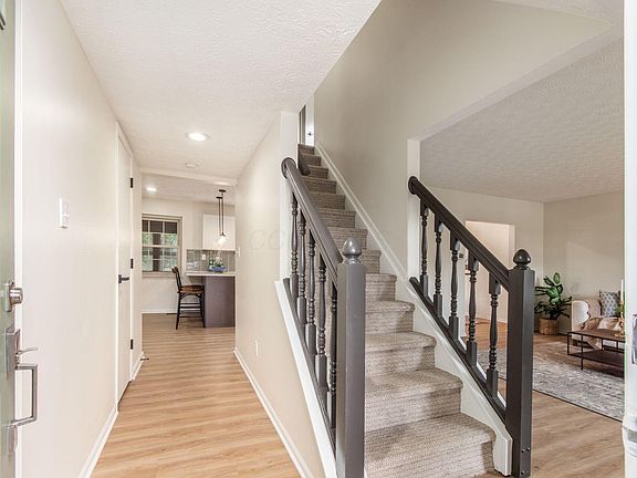 3rd image of 3873 Tweedsmuir Dr