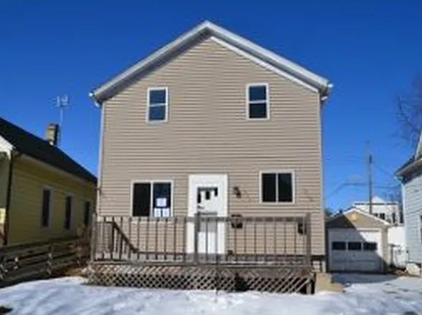 1238 Trimberger Ct, Sheboygan, WI 53081
