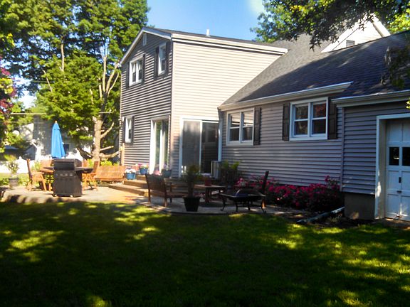 3rd image of 138 White St