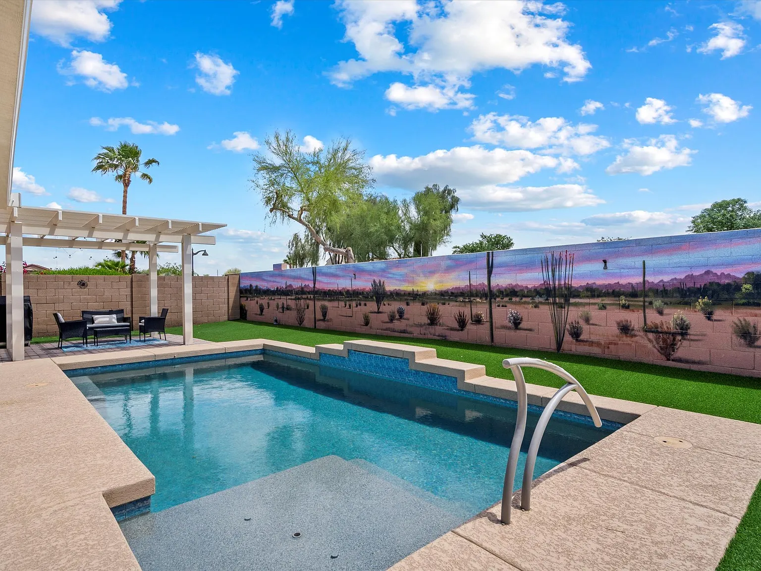 3 bed, 2312 sqft, $3,000 — Photo 3