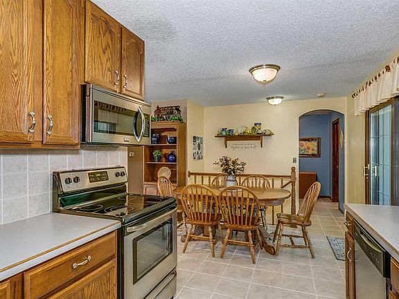 5th image of 2517 E 44th Ave
