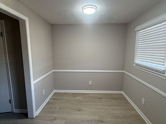 4th image of 100 Ivey Rd #106