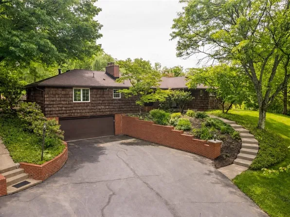 117 Valentine Dr, Coraopolis, PA 15108