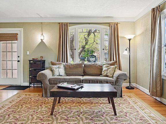 5th image of 1422 3rd Street