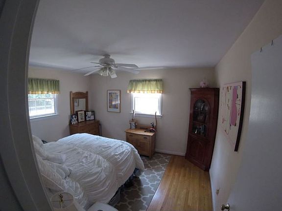 3rd image of 4501 Leonard Pkwy