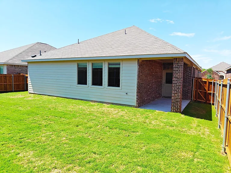 8404 Honeylocust St — Photo 22