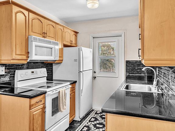 2nd image of 224 Hibiscus Avenue #258