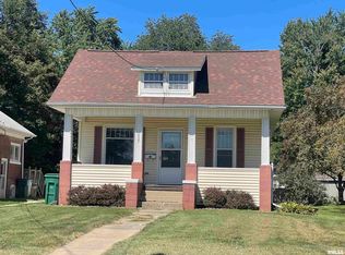 437 E Fort St, Farmington, IL 61531