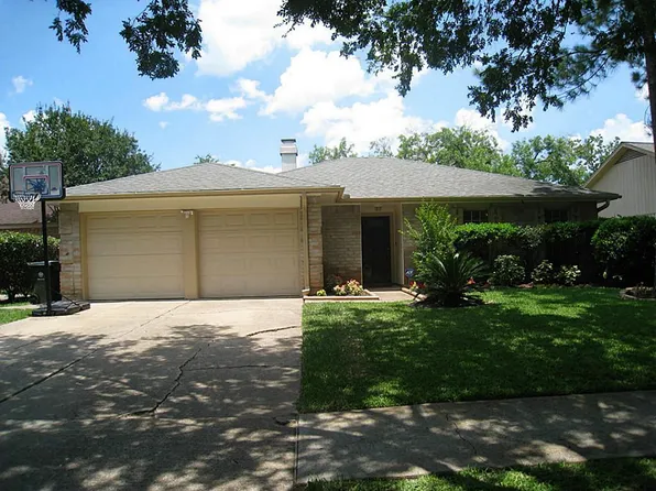 3103 Sam Houston Dr, Sugar Land, TX 77479