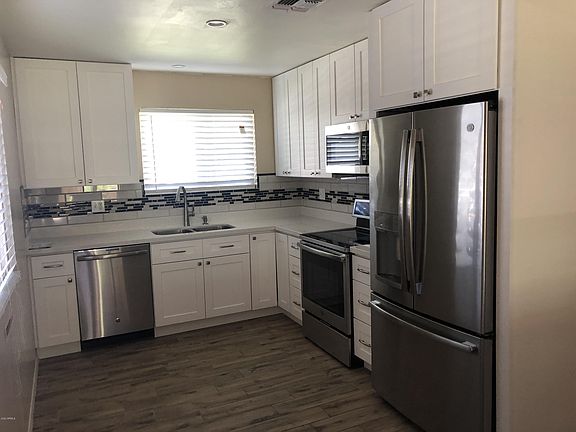 4th image of 10013 W Lakeview Cir N