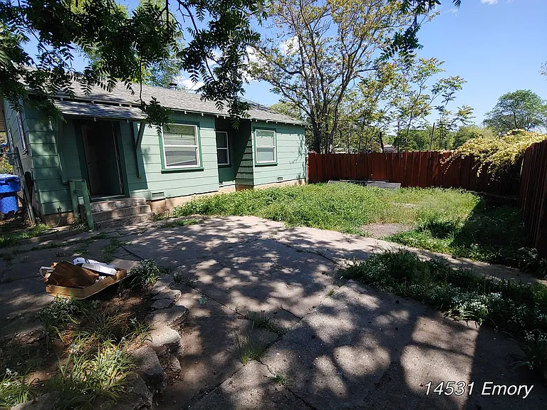 14531 Emory Ave — Photo 12