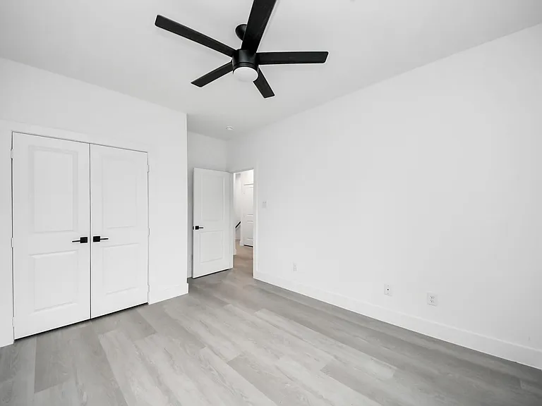 8218 Lawler St #B — Photo 35
