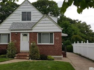 79 Princeton St, Valley Stream, NY 11580