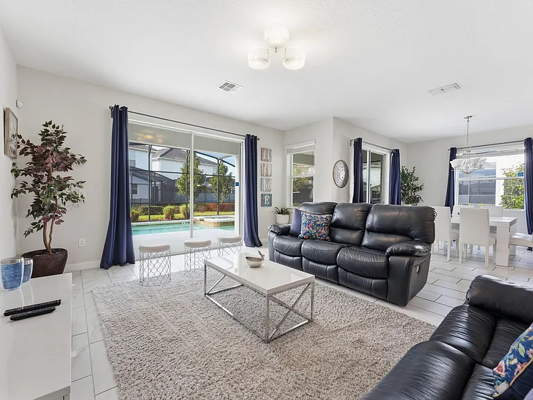 Kings Castle Cir — Photo 11