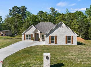 153 Little Hickory Dr, Gladewater, TX 75647