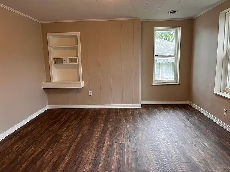 234C Lloyd Ave — Photo 9