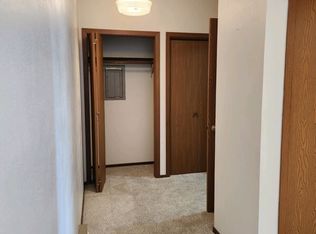 1102 N Main St #B, Oshkosh, WI 54901