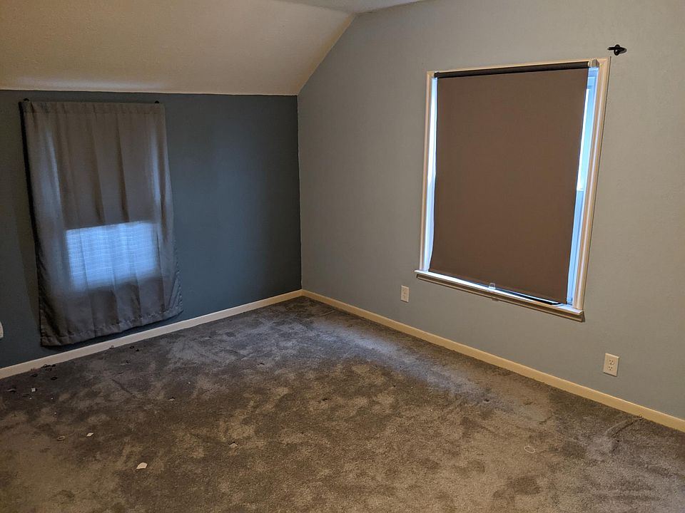 2nd image of 39 16th Ave NE