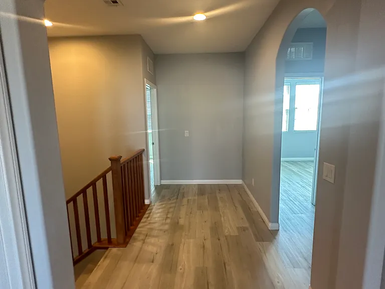 576 Glassford Ct — Photo 26