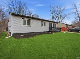 15527 Meadow St, Romulus, MI 48174