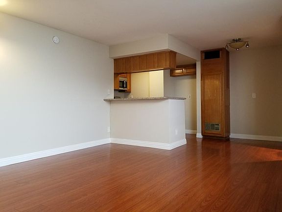 5th image of 5238 Cartwright Ave APT 6