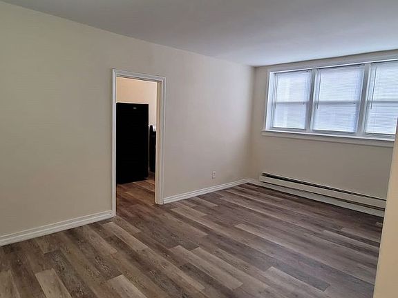 4th image of 25-45 Civic Sq W #25-01