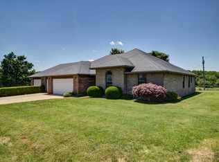 307 S 38th St, Nixa, MO 65714