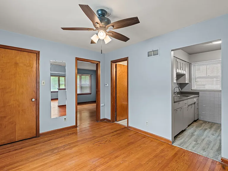 237 S Hartnett Ave — Photo 8