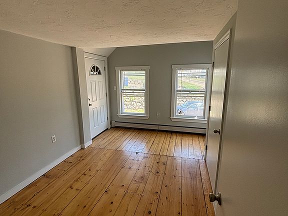 4th image of 12 Sanford St #A