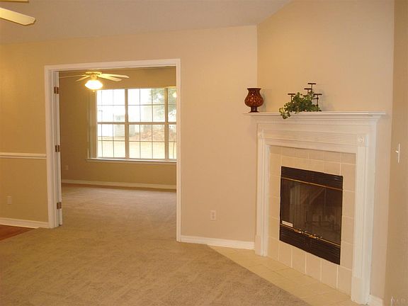 4th image of 5716 Lia Dr