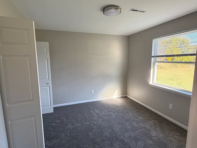 406 W Indiana St #B3 — Photo 4