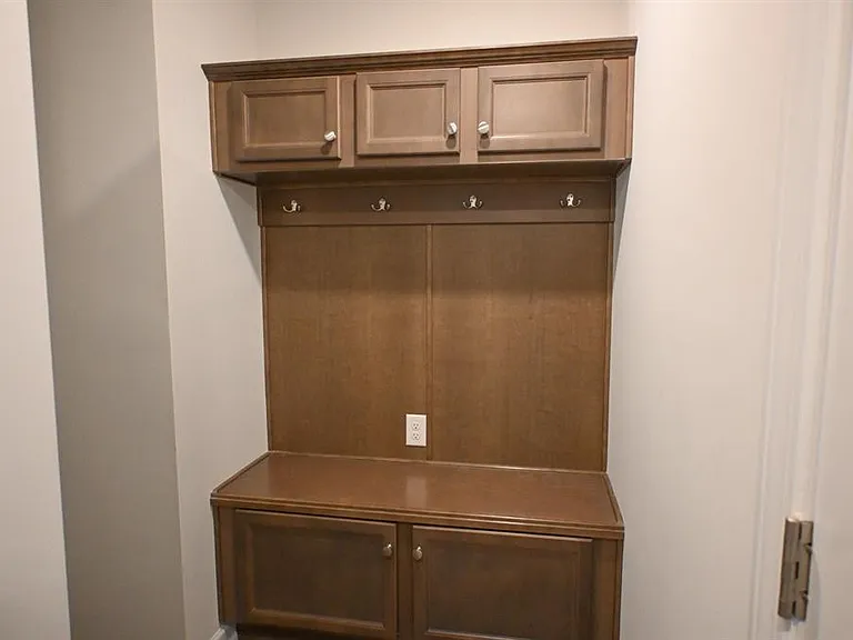 552 Kingfisher Ct — Photo 3