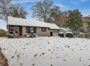 211 20th Ave N, Hopkins, MN 55343