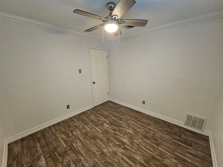 2715 Ashington Dr — Photo 22