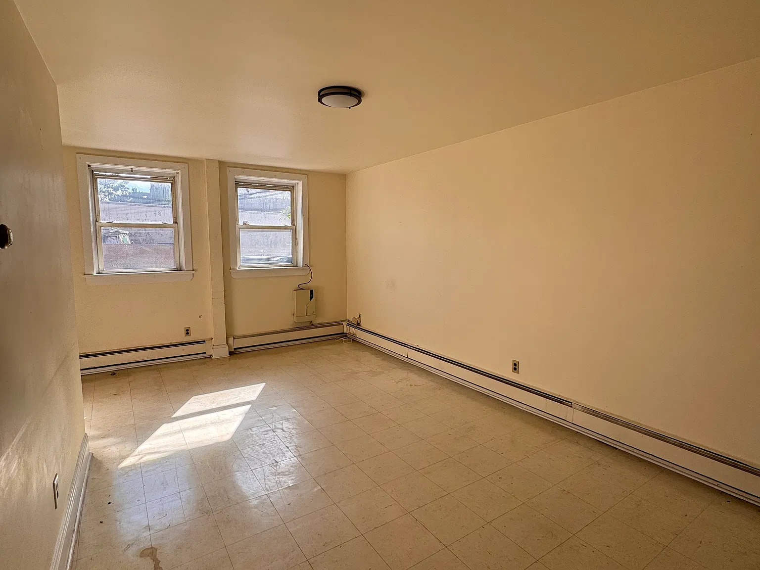 2 bed, 1000 sqft, $2,250 — Photo 4