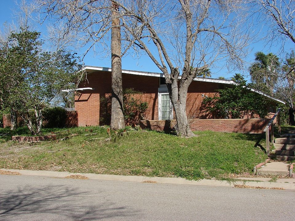 2nd image of 901 E Lantana Dr
