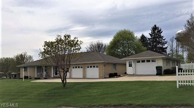 1st image of 49311 Oakmont Ave
