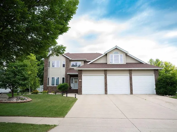 2609 Meadow Creek Cir S, Fargo, ND 58104