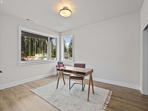 4th image of 14183 SE Iseli Ln
