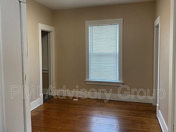 2nd image of 2633 SE Maryland Ave