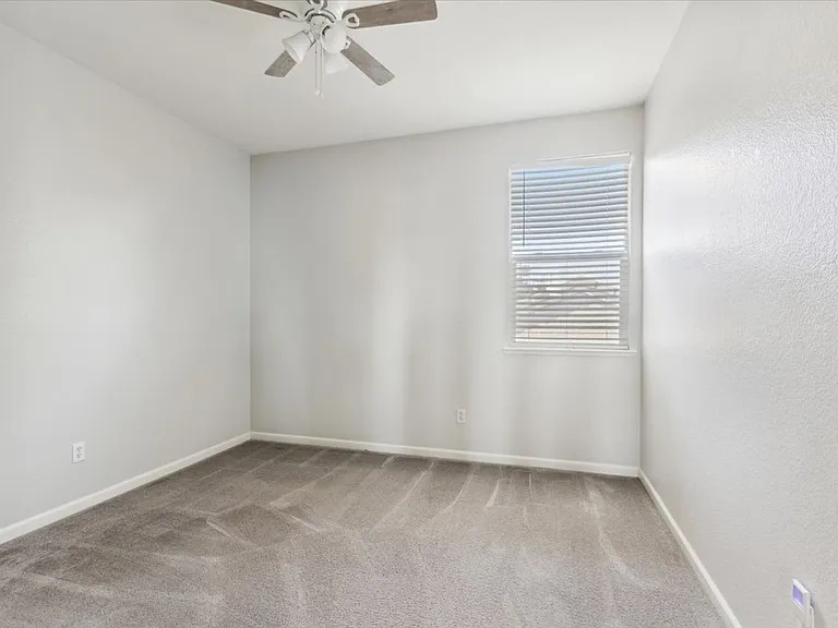 5409 Banfield Dr — Photo 19