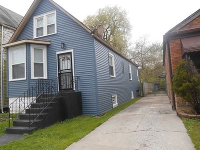8008 S Saginaw Ave, Chicago, IL, 60617
