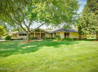 12369 N Fox Den Dr, Knoxville, TN 37934