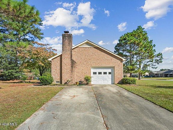 5th image of 3000 Camelot Drive