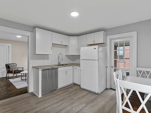 5th image of 42 Beers St #2W