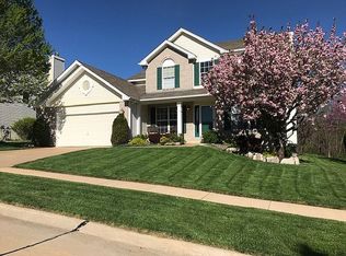 2211 Meramec Oak Ln, Fenton, MO 63026