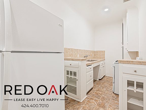 4th image of 706 N St Andrews Pl APT 202