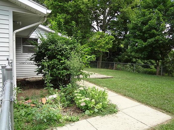 2nd image of 574 King Ave