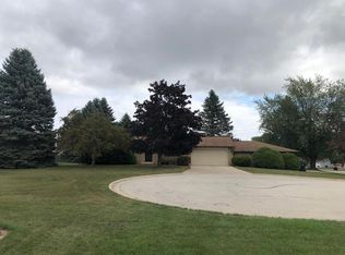 1210 Forest Grv, Green Bay, WI 54313