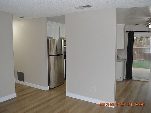 4th image of 632 Walnut Ave #1